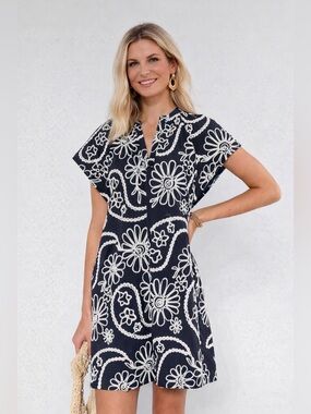 Avara Veronica Navy Embroidered Short Dress Size Small